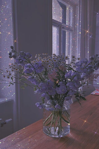 Serene Floral Arrangement in Soft Light 🌸✨