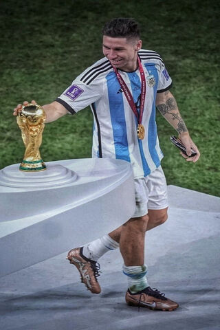 Gonzalo Montiel: A Champion's Glory! 🏆🇦🇷