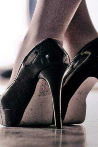 Striking Elegance in Black Heels 👠✨