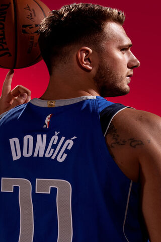 Luka Dončić: The Rising Star of Basketball 🌟🏀
