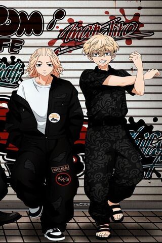 Stylish Duo in Urban Vi..