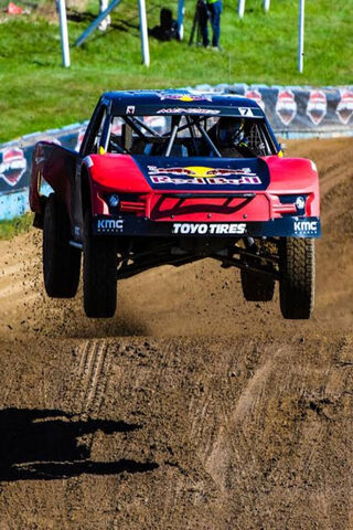 Thrilling Off-Road Acti..