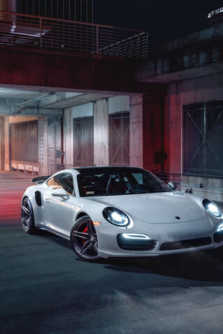 Porsche 911: The Icon o..