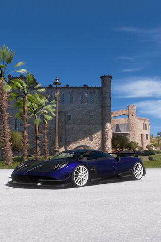 Stunning Pagani Huayra ..