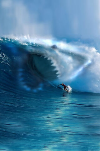 Epic Wave Encounter 🏄‍..