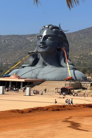 Majestic Shiva: A Giant..