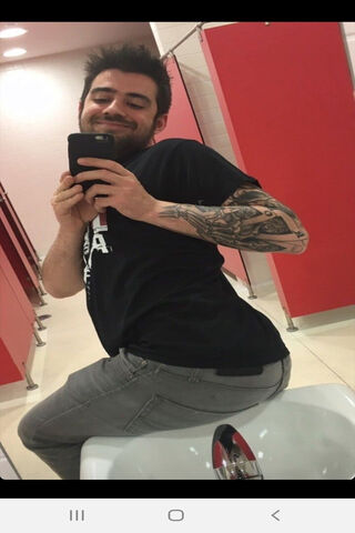 Bathroom Selfie Fun! 😄🚽