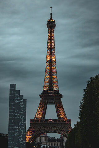 Eiffel Tower at Dusk 🌆✨