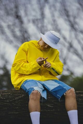 Chill Vibes in Yellow 🌟