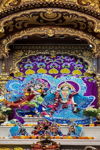 Divine Celebration: Rad..