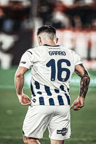 On the Field: Garro in Action ⚽️