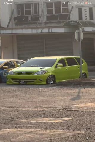 Toyota Avanza Slammed