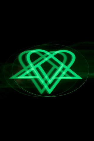 Glowing Green Heart Design 💚✨