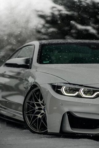 Sleek Winter Ride ❄️🚗