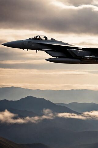 Soaring High: The F-15 Eagle in Action! ✈️🌄