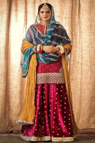 Traditional Elegance in..