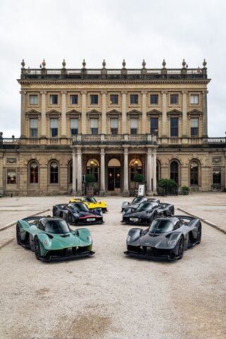 Luxury Meets Performance: A Supercar Showcase 🚗✨