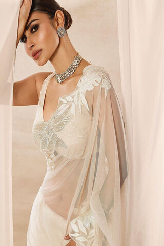 Elegance in Ethereal Dr..