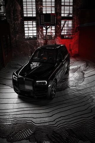 Luxurious Power: The Rolls-Royce Cullinan 🖤🚗