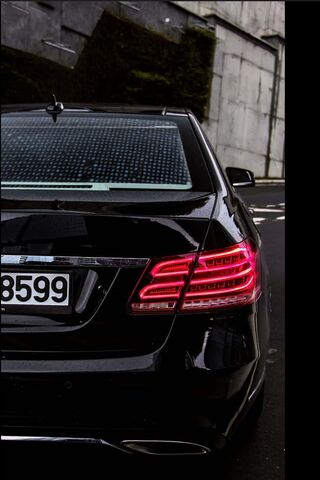 Black Benz-Eclass