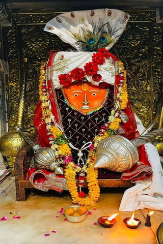 Divine Presence: The Go..
