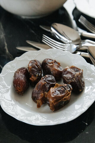 How Many Dates To Eat
