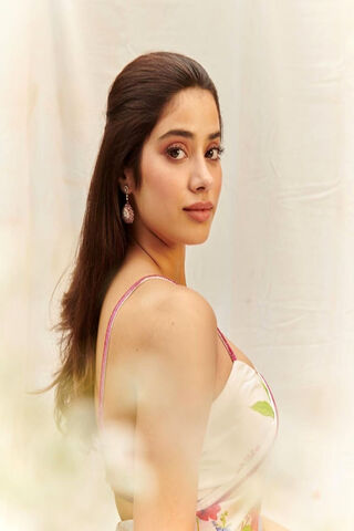 Elegant Portrait of Gra..