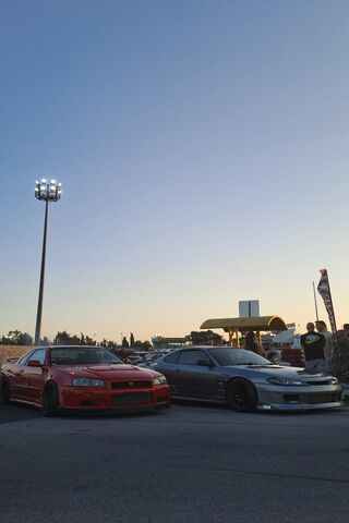 Sunset Showdown: Car Cu..
