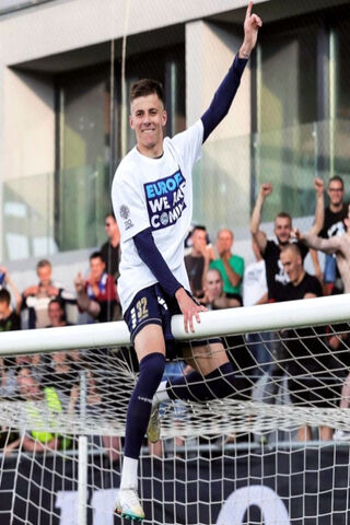 Goal Celebration Glory! ⚽🎉