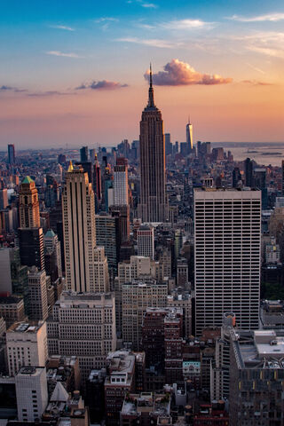 Sunset Over the City That Never Sleeps 🌆🌅