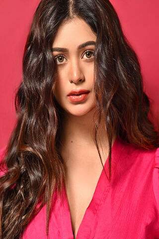 Striking Beauty in Pink..