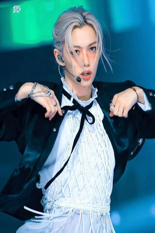Felix's Dazzling Stage ..