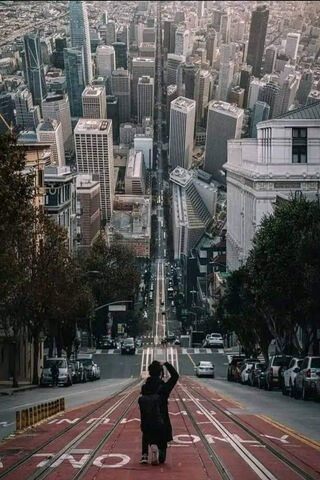 The Iconic Slopes of San Francisco 🌉🏙️