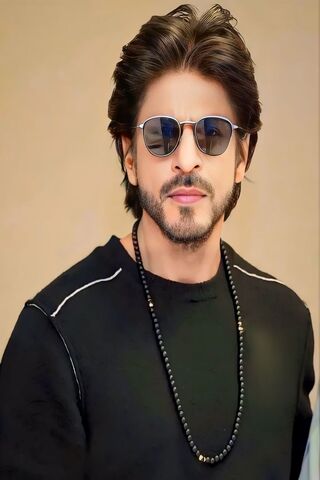 Stylish Portrait of a Charismatic Star 🌟