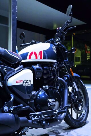 Sleek Power: The Royal ..