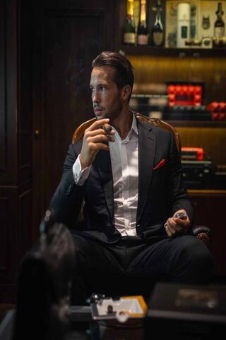 Sophisticated Elegance 🍷💼