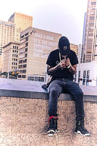 Urban Vibes: Taking Ris..