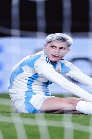 A Moment of Reflection on the Field ⚽️