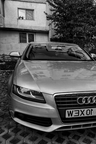 Sleek Silver Audi in Mo..