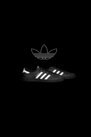 Classic Style: Adidas Superstar 🖤👟