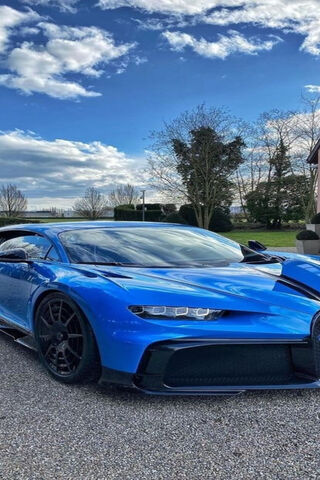 Stunning Blue Bugatti Chiron 🏎️💨