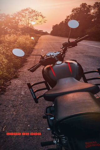 Sunset Ride on a Royal ..