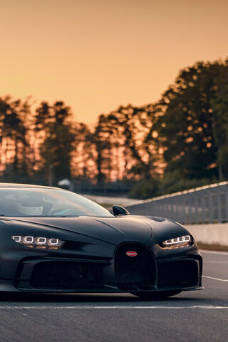 Sleek Power at Sunset �..