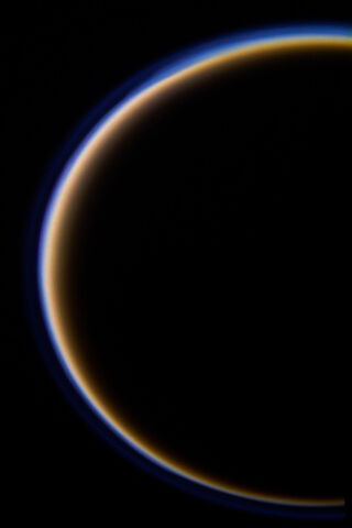The Mysterious Horizon of Titan 🌌