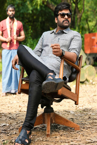 Stylish Relaxation in Nature 🌳😎
