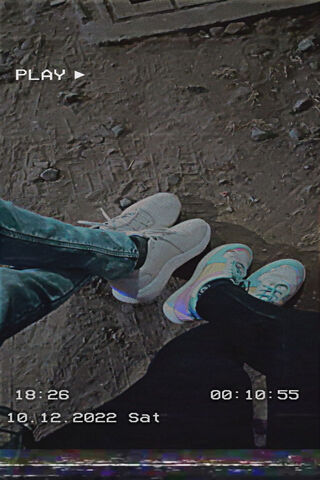 Sneaker Vibes on a Chil..