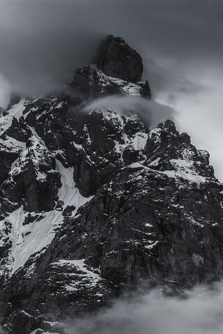 Majestic Mountain in the Mist 🌄🌫️