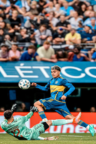 A Thrilling Moment on the Field ⚽️🔥