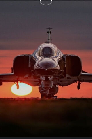 F-4 Phantom II: A Legen..