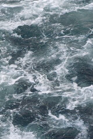 Ocean Waves in Motion 🌊